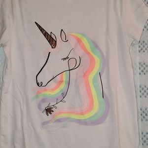 White t-shirt with a unicorn